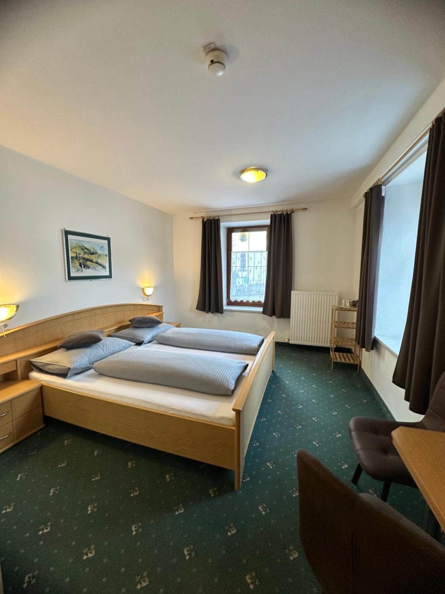 Goldener Adler Bed & Breakfast Scharnitz Ngoại thất bức ảnh